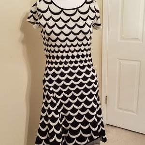 Cece Black & White Scalloped Knit Dress XS